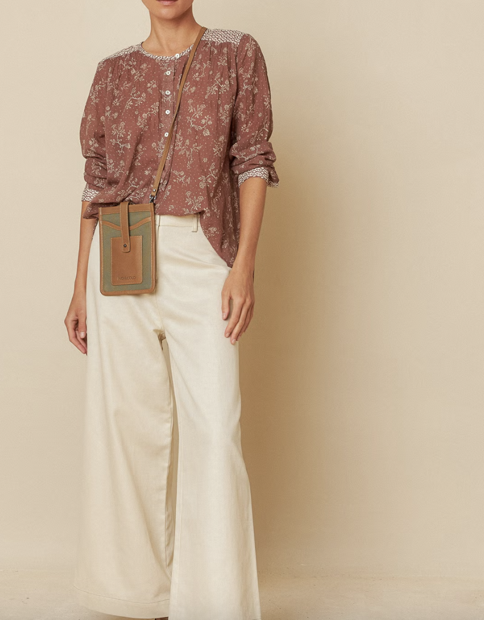 Indi & Cold Indi & Cold- VV25bk170 blouse  SS25