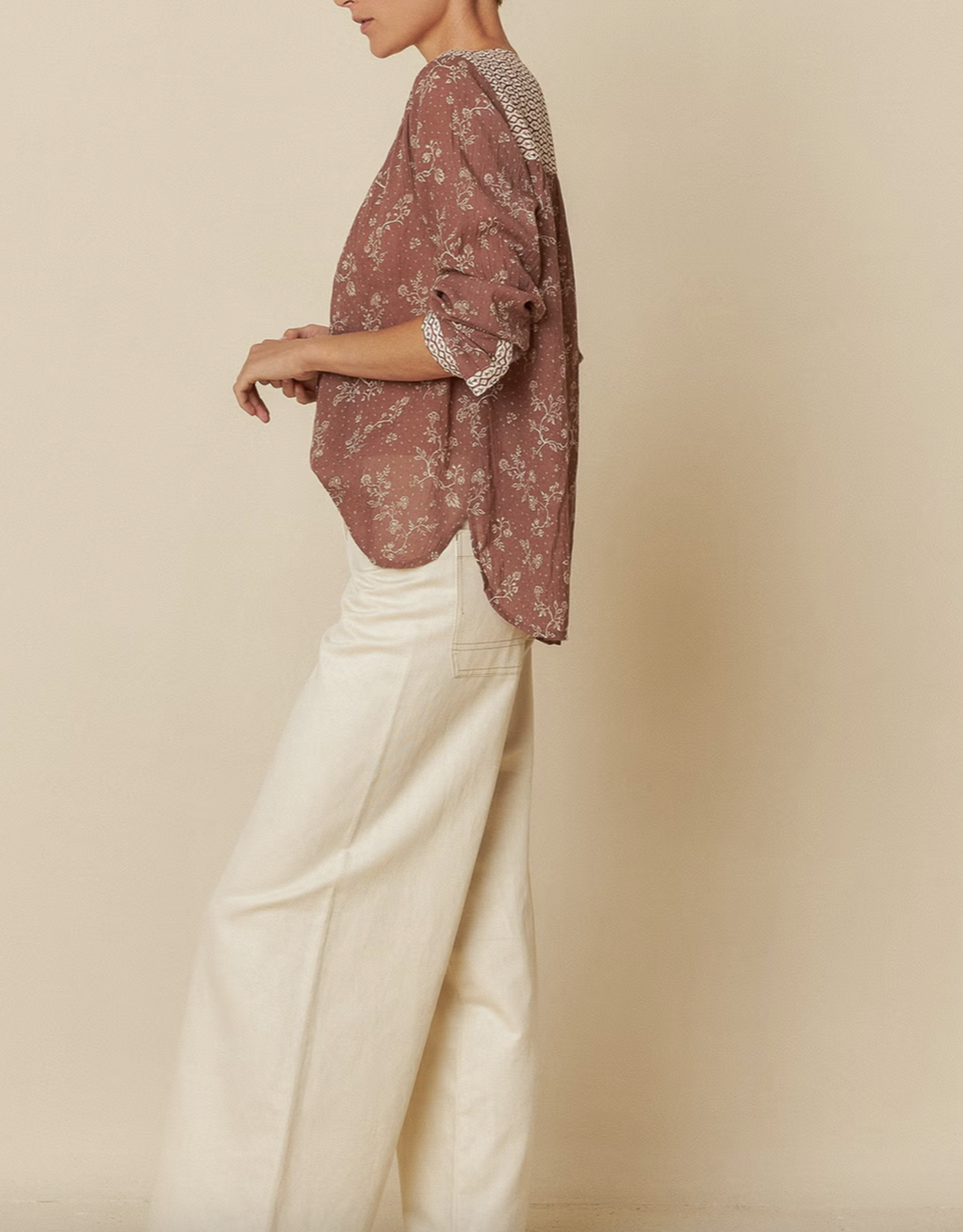 Indi & Cold Indi & Cold- VV25bk170 blouse  SS25