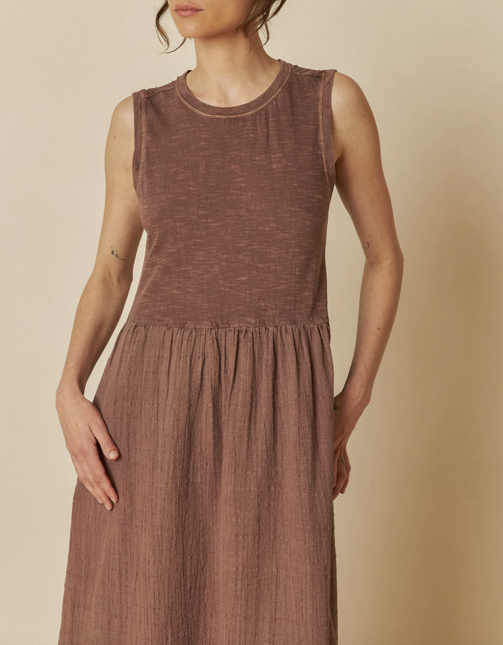Indi & Cold Indi & Cold- Robe VV25ad370 SS25