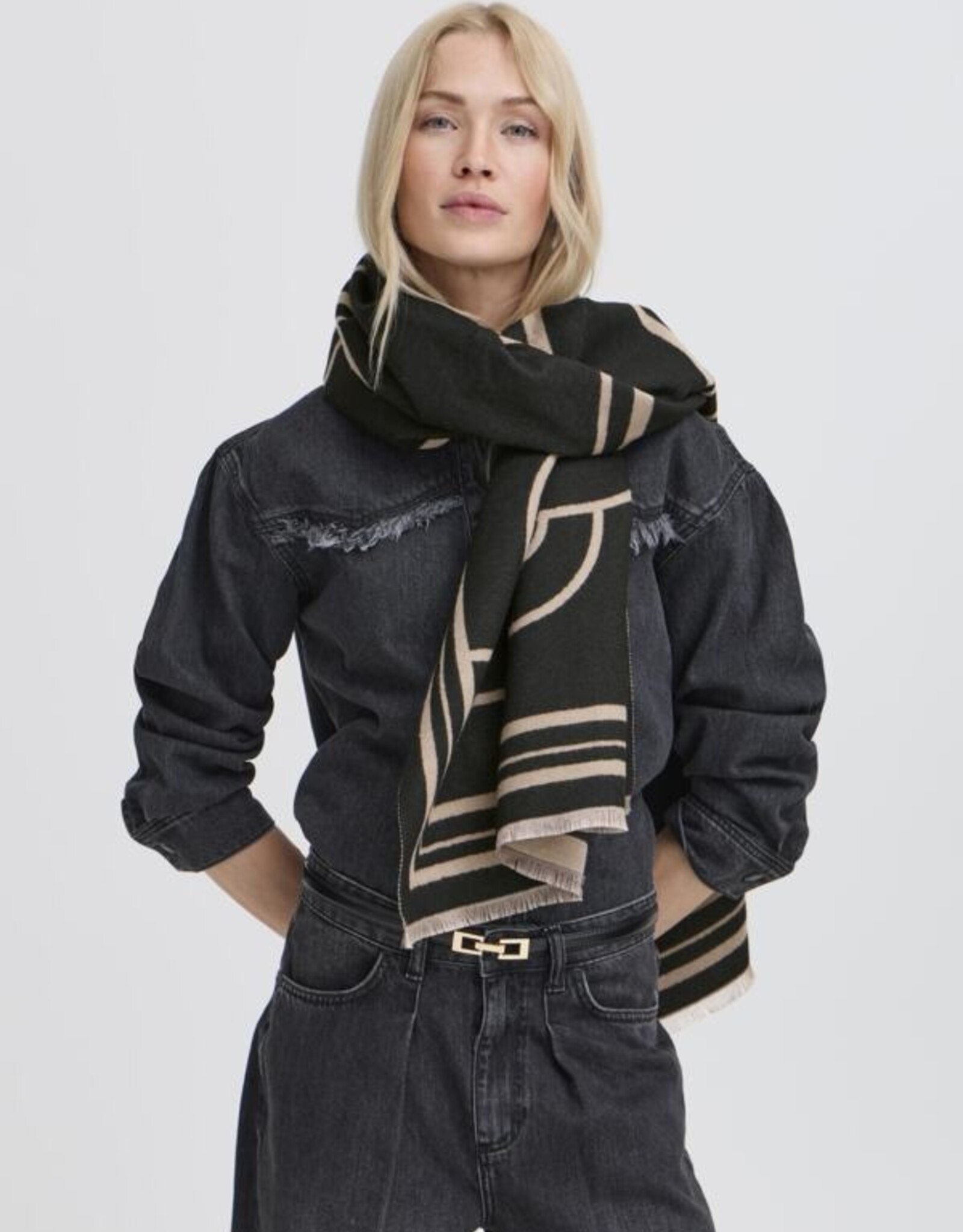 b.young- Byvibi logo scarf FW25