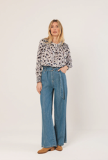 Indi & Cold Indi & Cold - VI25BK162 Smock Detail Blouse FW25 Indi & Cold Indi & Cold - VI25BK162 Smock Detail Blouse FW25