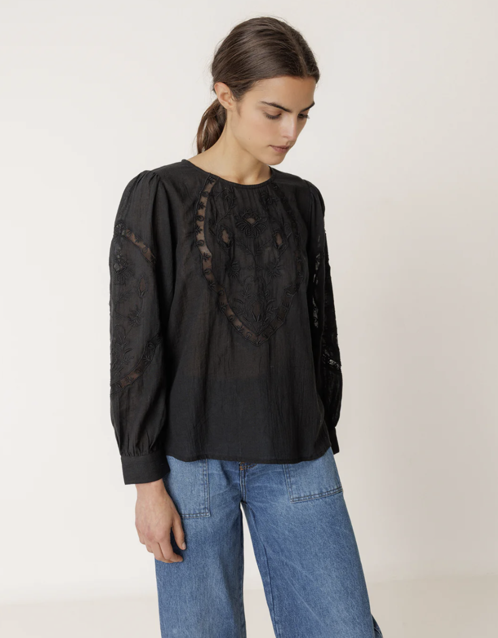 Indi & Cold Indi & Cold - VI25KI222 Romantic Embroidered Blouse FW25