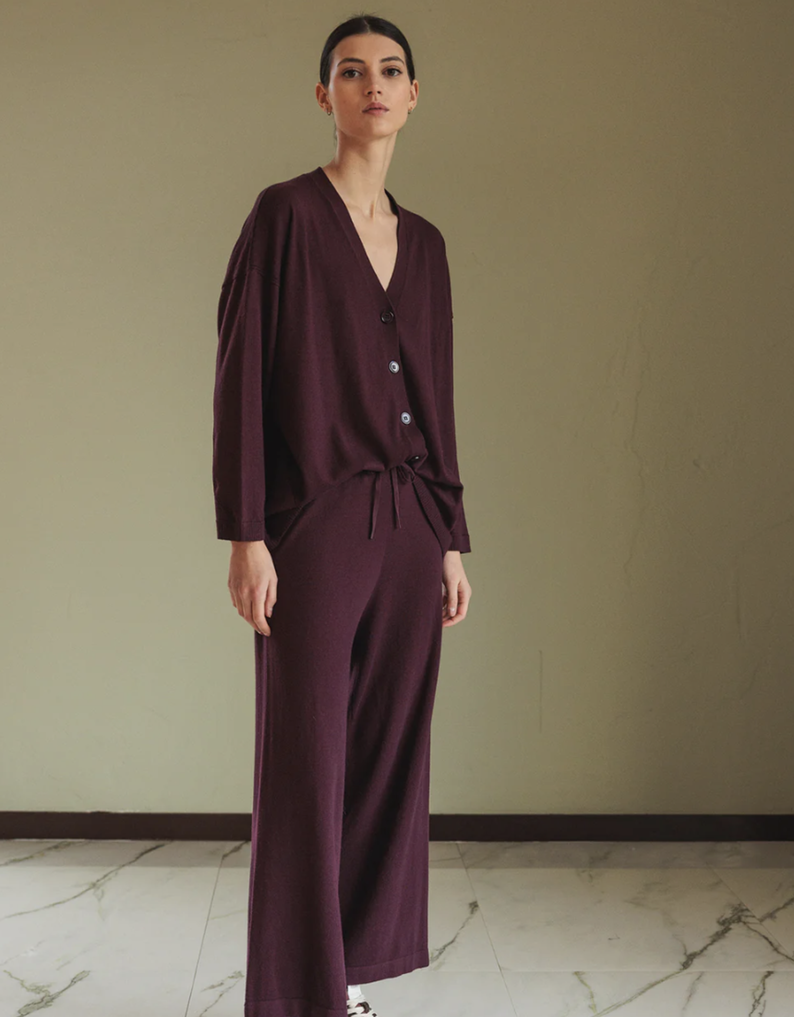 Indi & Cold Indi & Cold - VI25RD480  V-Neck Cardigan FW25