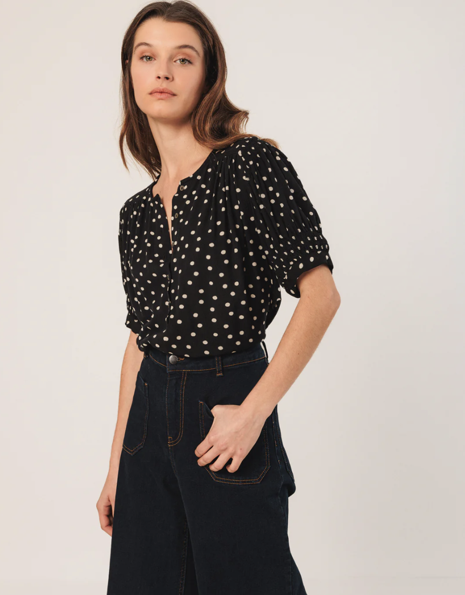 Indi & Cold Indi & Cold - VI25MI186 Lantern Sleeve Blouse FW25