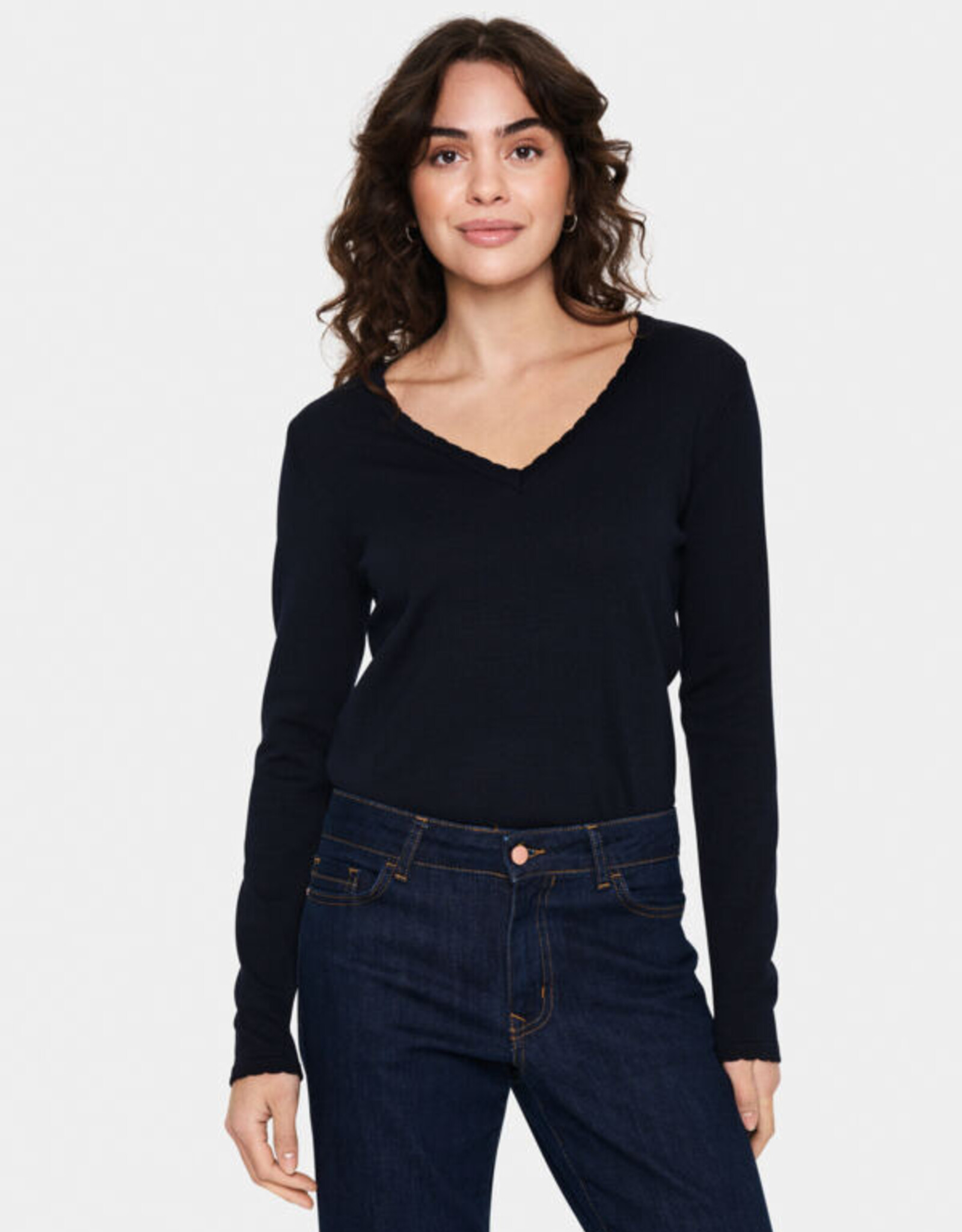 Saint-Tropez Saint Tropez - MilaSZ Long Sleeve V-Neck Chandail FW25