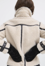 b. young b. young - Bywolfie Mittens FW25