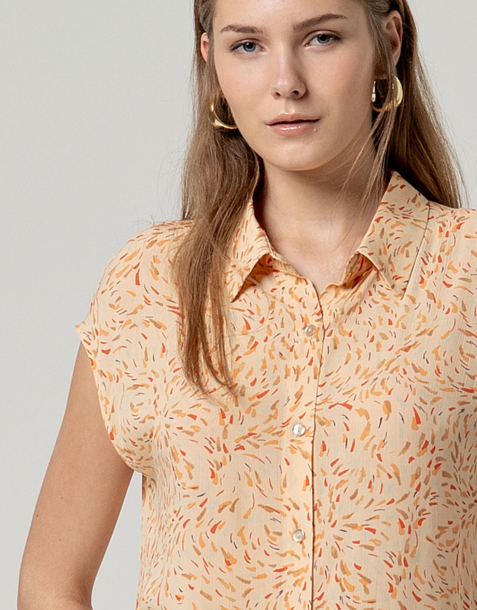 Surkana Surkana - 526KILA124 Sleeveless Shirt SS26