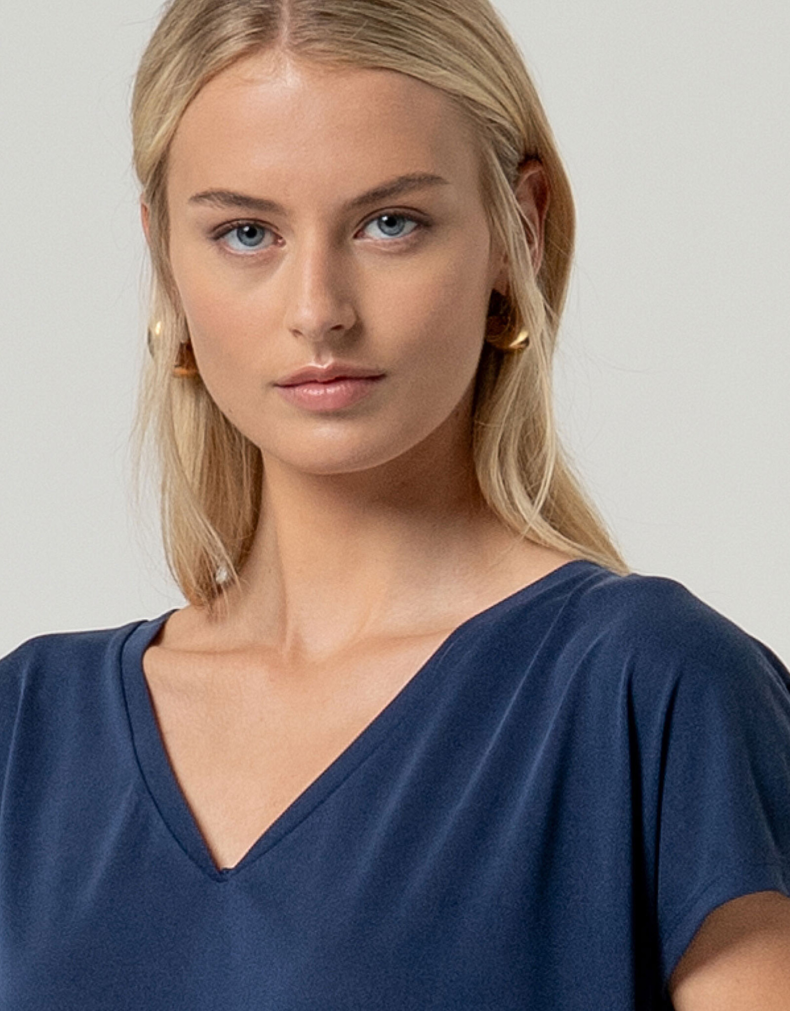 Surkana Surkana - 526BAMO015 V-Neck Shirt SS26