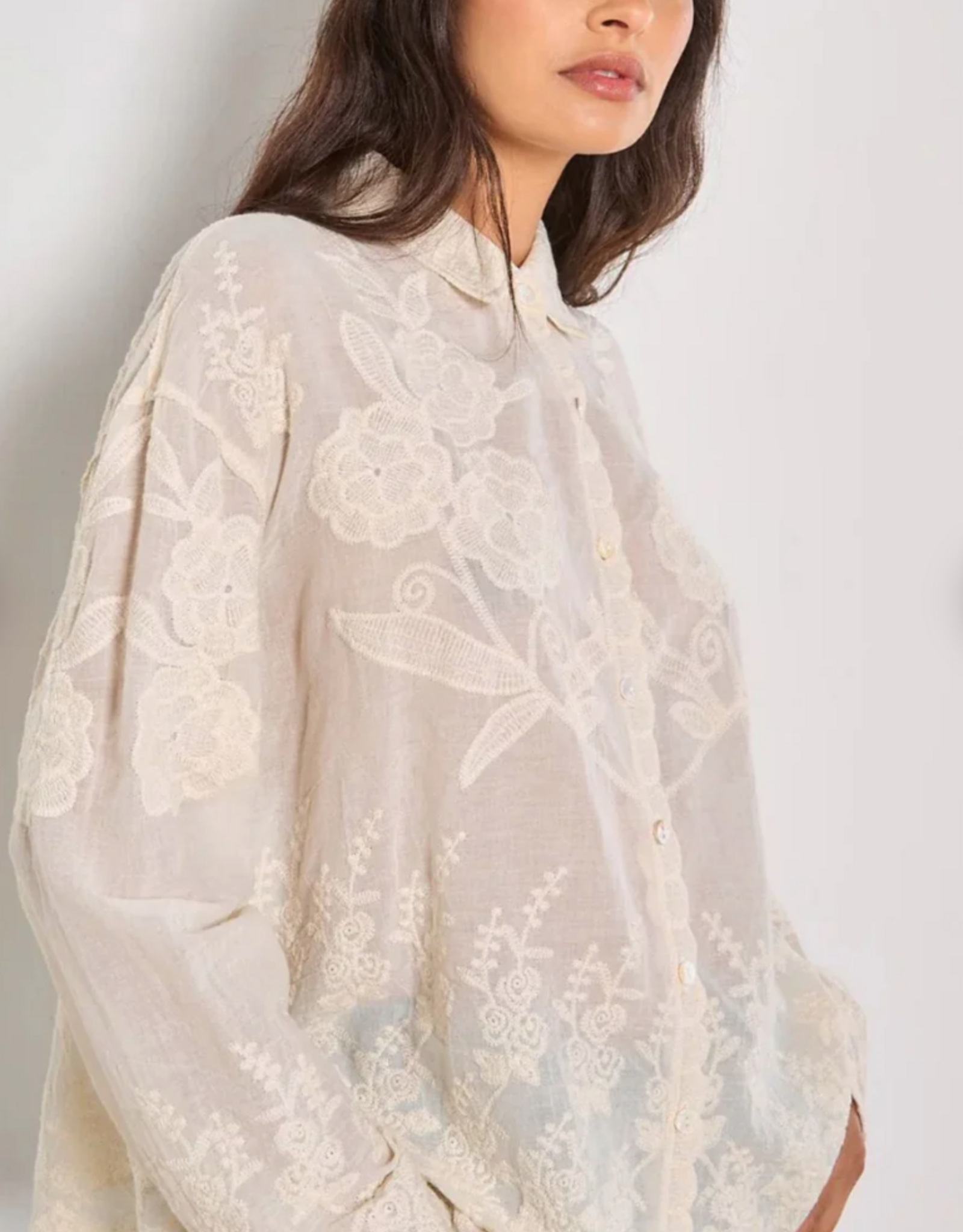 Apricot Apricot - Embroidered Cotton Scallop Shirt SS26