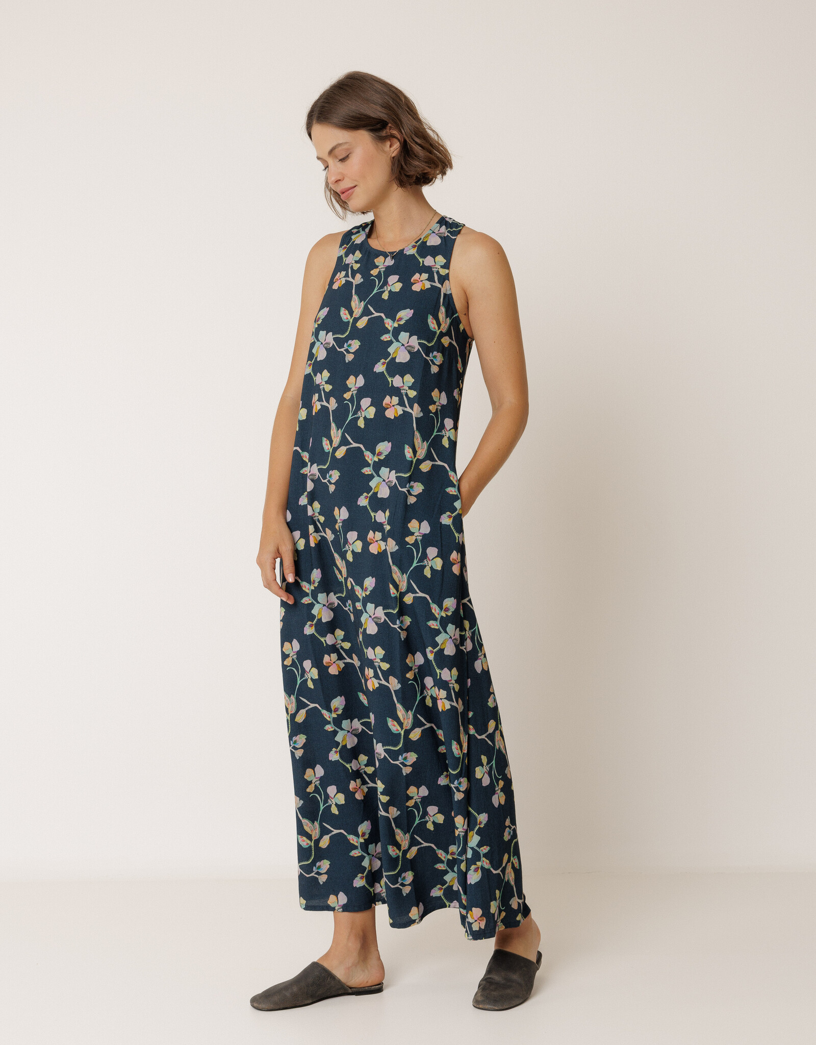 Indi & Cold Indi & Cold - VV26AD100 Crossback Robe SS26