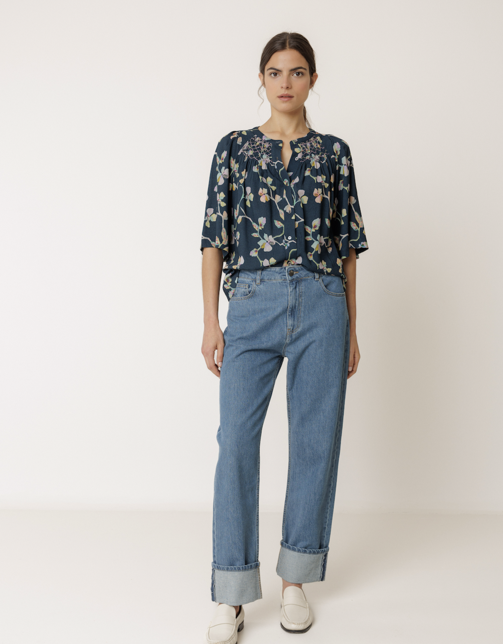 Indi & Cold Indi & Cold - VV26AD102 Smock-Detail Shirt SS26