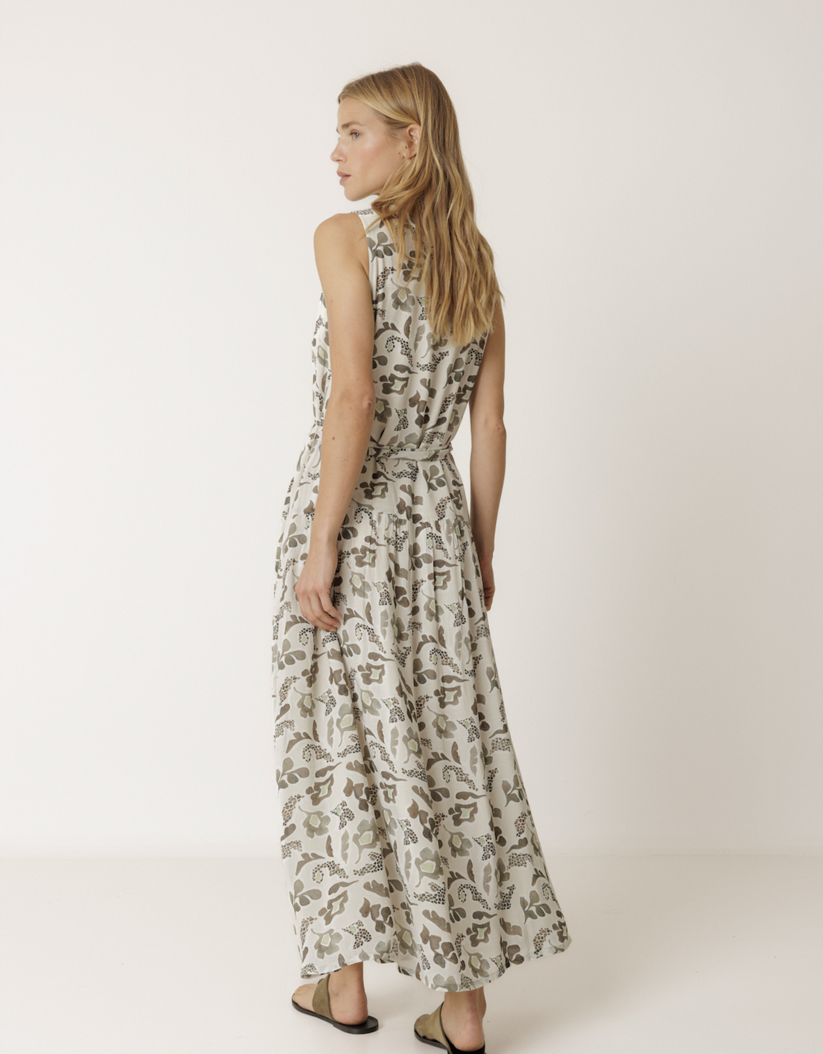 Indi & Cold Indi & Cold - VV26AD115 Maxi Flower Robe SS26