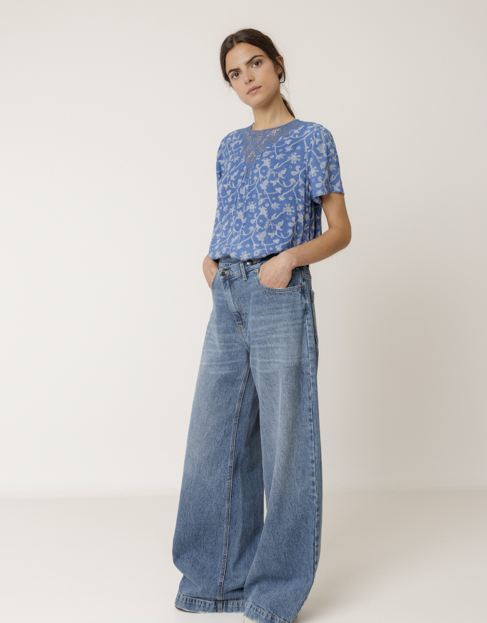 Indi & Cold Indi & Cold - VV26AD122 Lace Blouse SS26