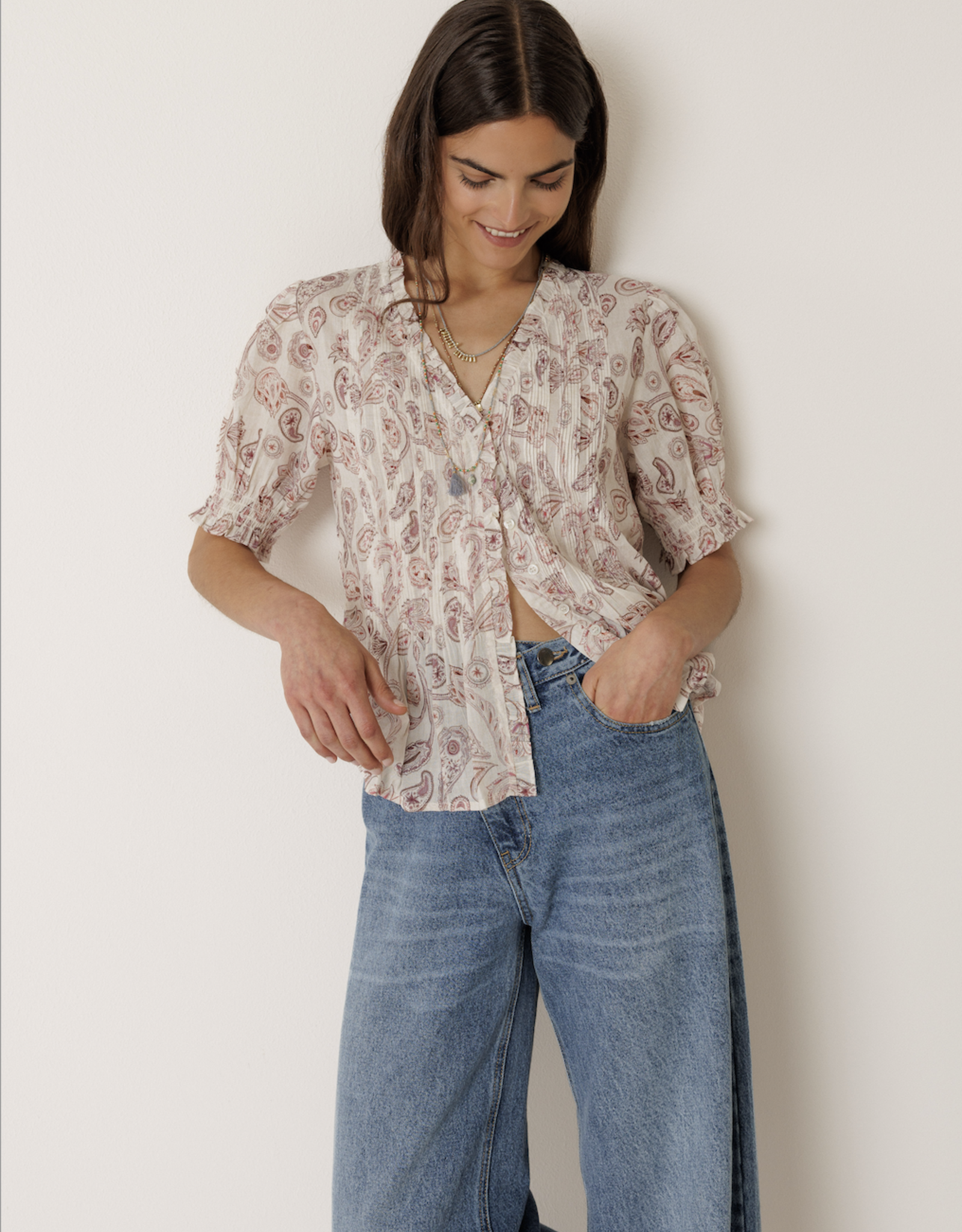 Indi & Cold Indi & Cold - VV26KI132 Micro-Ruffle Blouse SS26