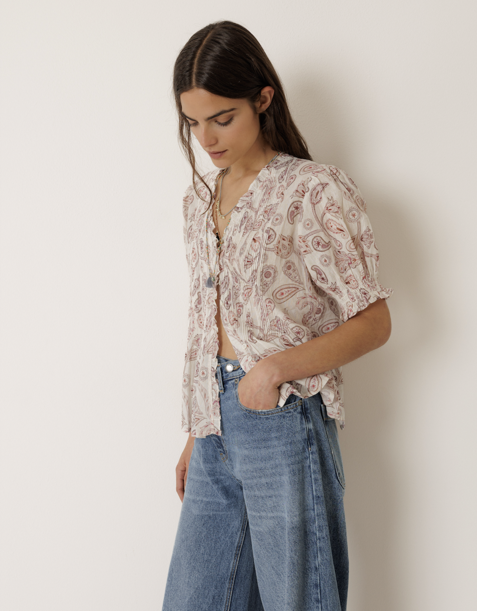 Indi & Cold Indi & Cold - VV26KI132 Micro-Ruffle Blouse SS26