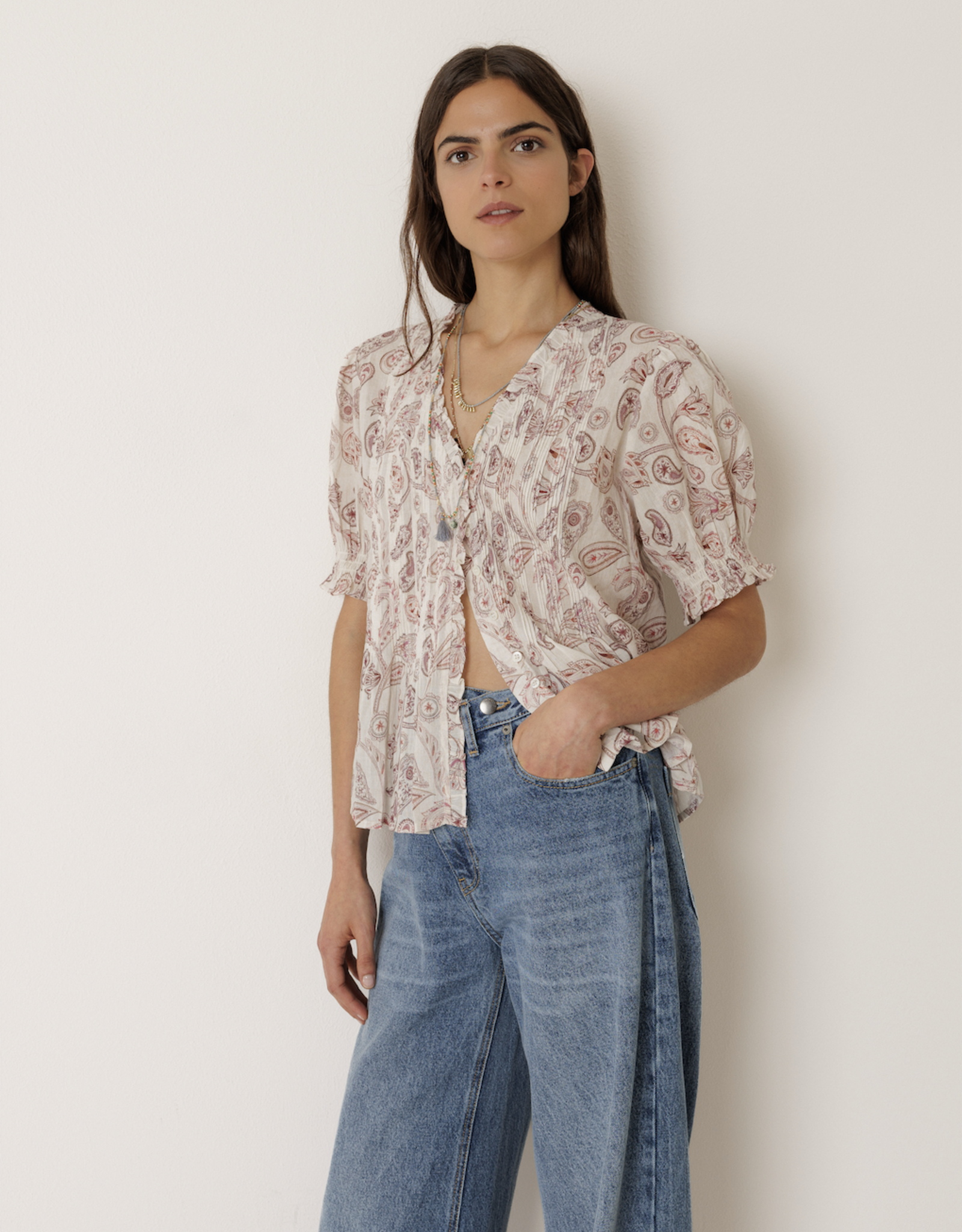 Indi & Cold Indi & Cold - VV26KI132 Micro-Ruffle Blouse SS26