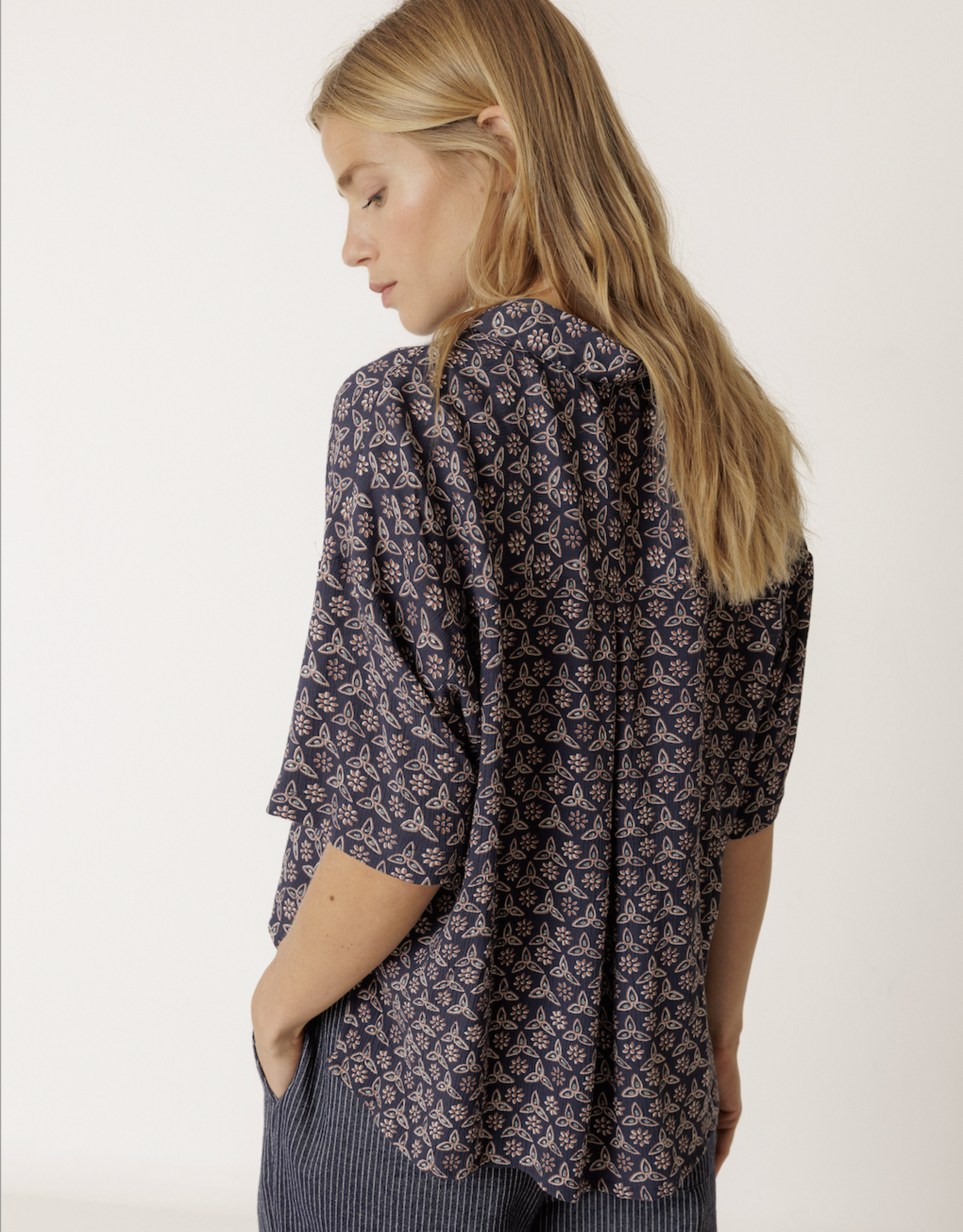 Indi & Cold Indi & Cold - VV26MI142 Oversize  Blouse Imprimé SS26