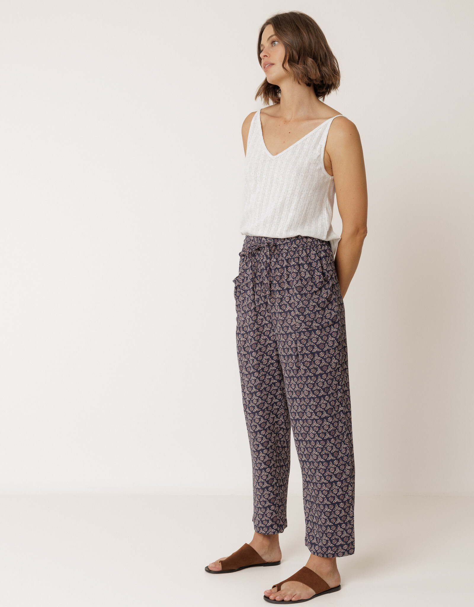 Indi & Cold Indi & Cold - VV26MI143 Flowy Block-Print Pantalon SS26
