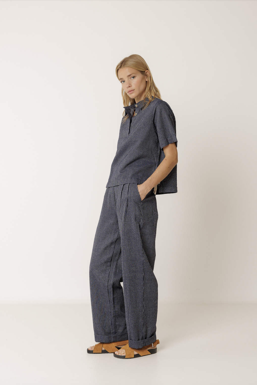 Indi & Cold Indi & Cold - VV26MI272 Striped Shirt with Tie SS26