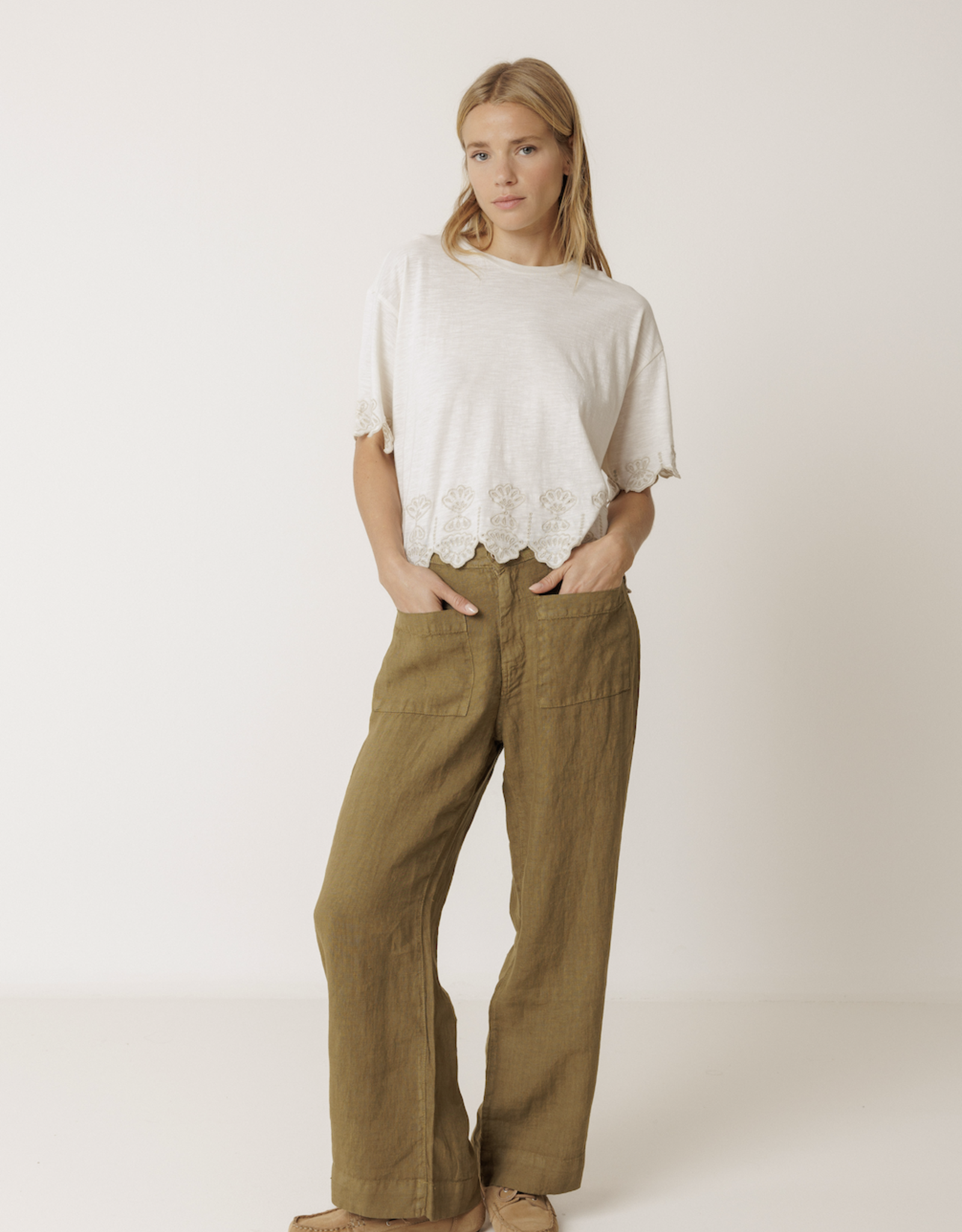 Indi & Cold Indi & Cold - VV26SK430 Boxy Embroidered TShirt SS26