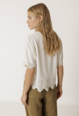 Indi & Cold Indi & Cold - VV26SK430 Boxy Embroidered Tee SS26