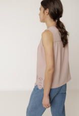 Indi & Cold Indi & Cold - VV26SK431 Combination Embroidered Tee SS26