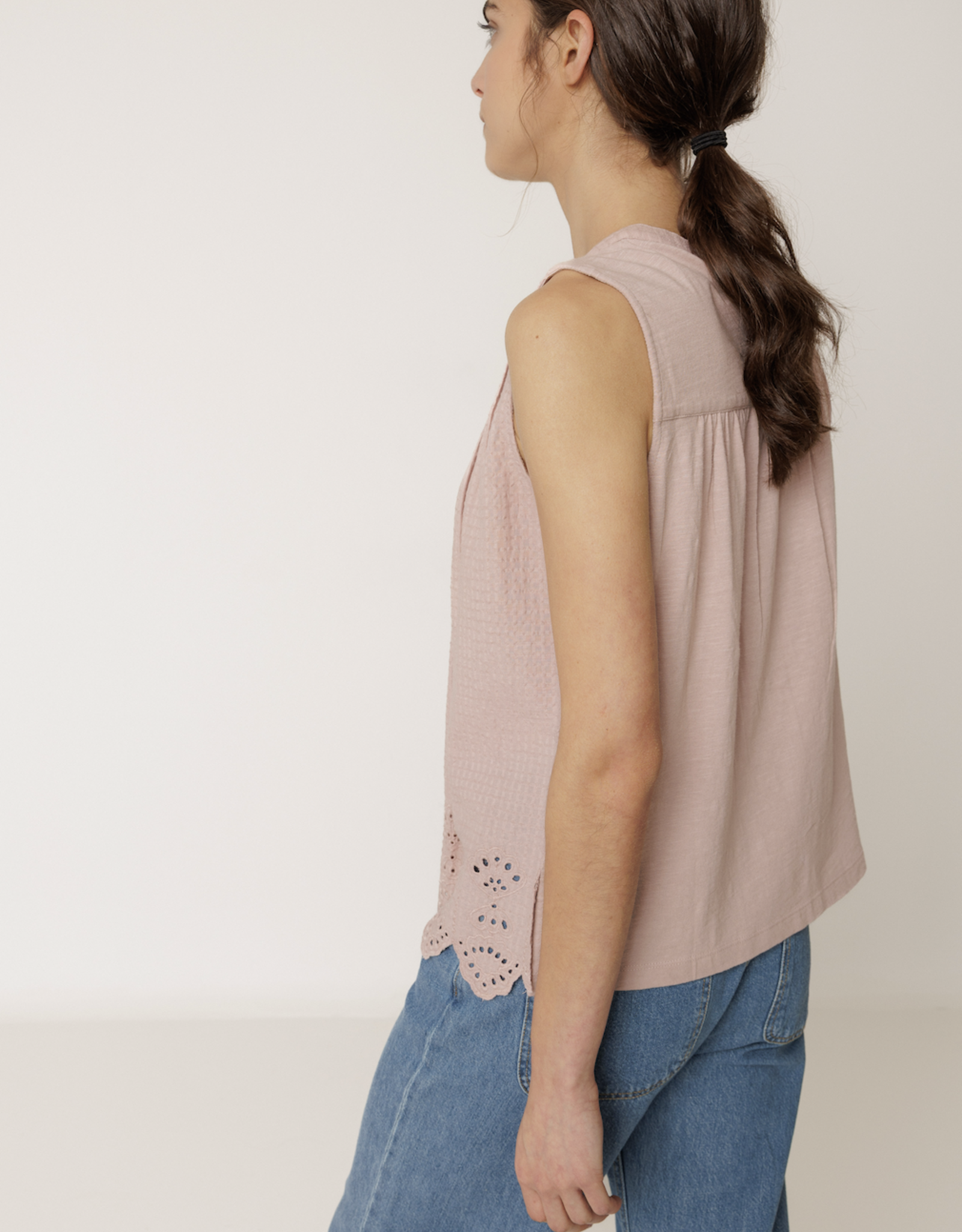 Indi & Cold Indi & Cold - VV26SK431 Combination Embroidered Tee SS26