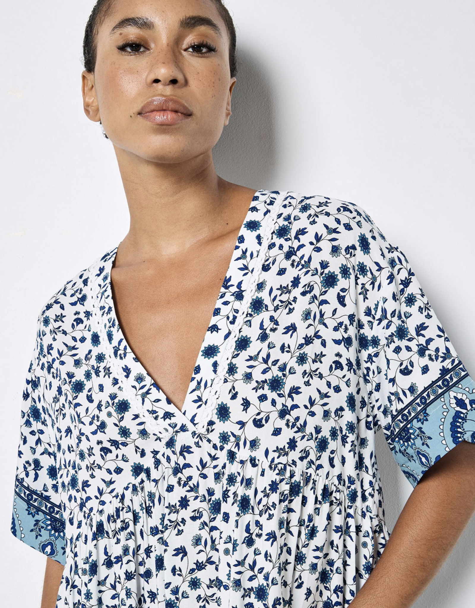 Apricot Apricot - Sarasa Ditsy Border Dress SS26