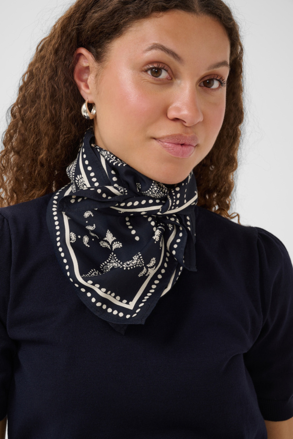 Stephanie Scarf