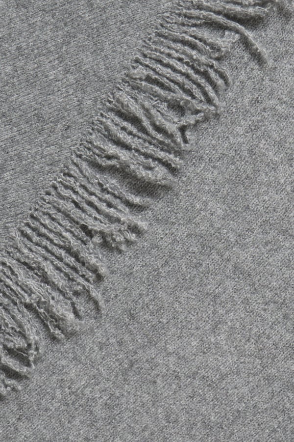 b. young Shawl Byvangelija