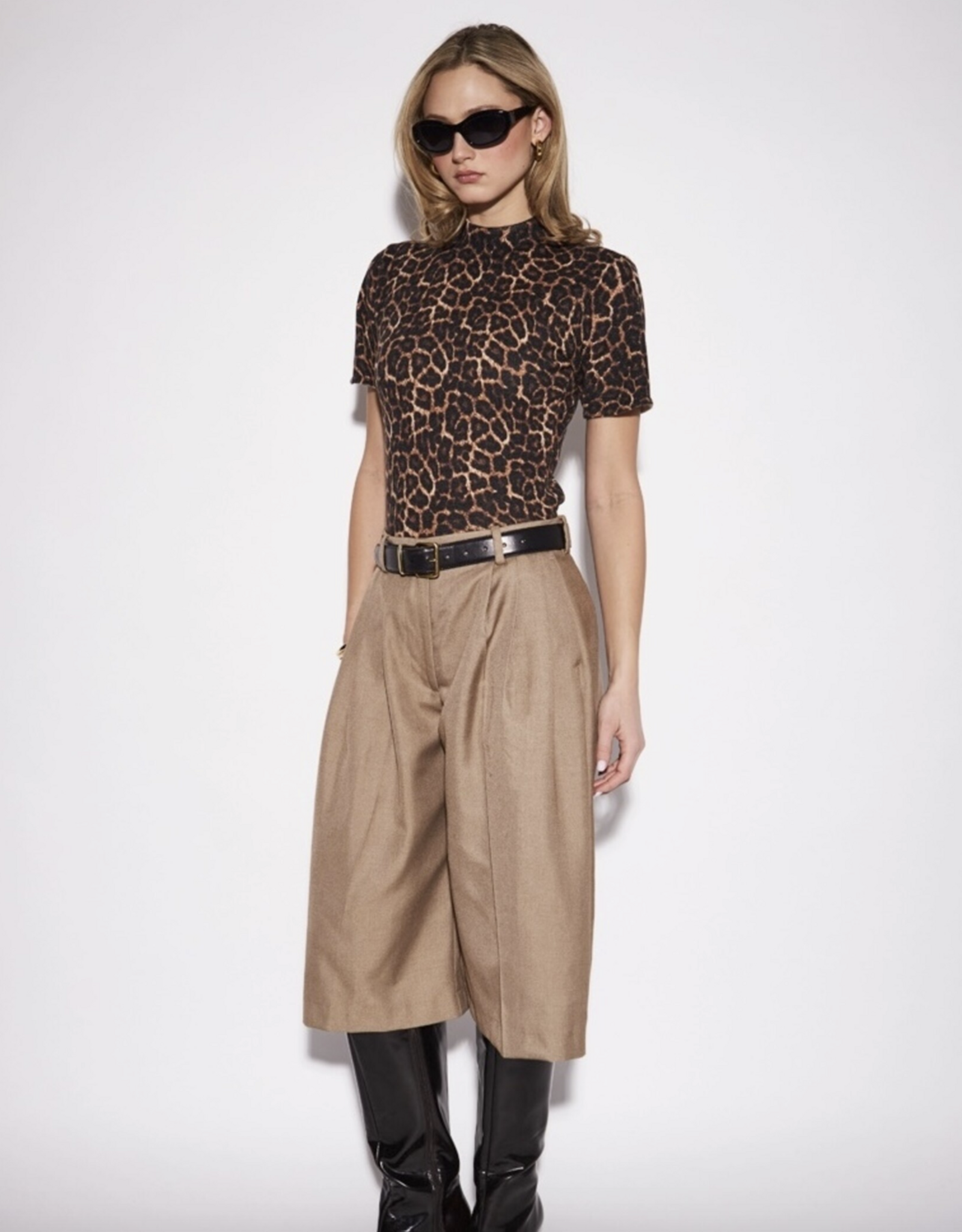 John + Jenn - Vivienne Short Sleeve Sweater