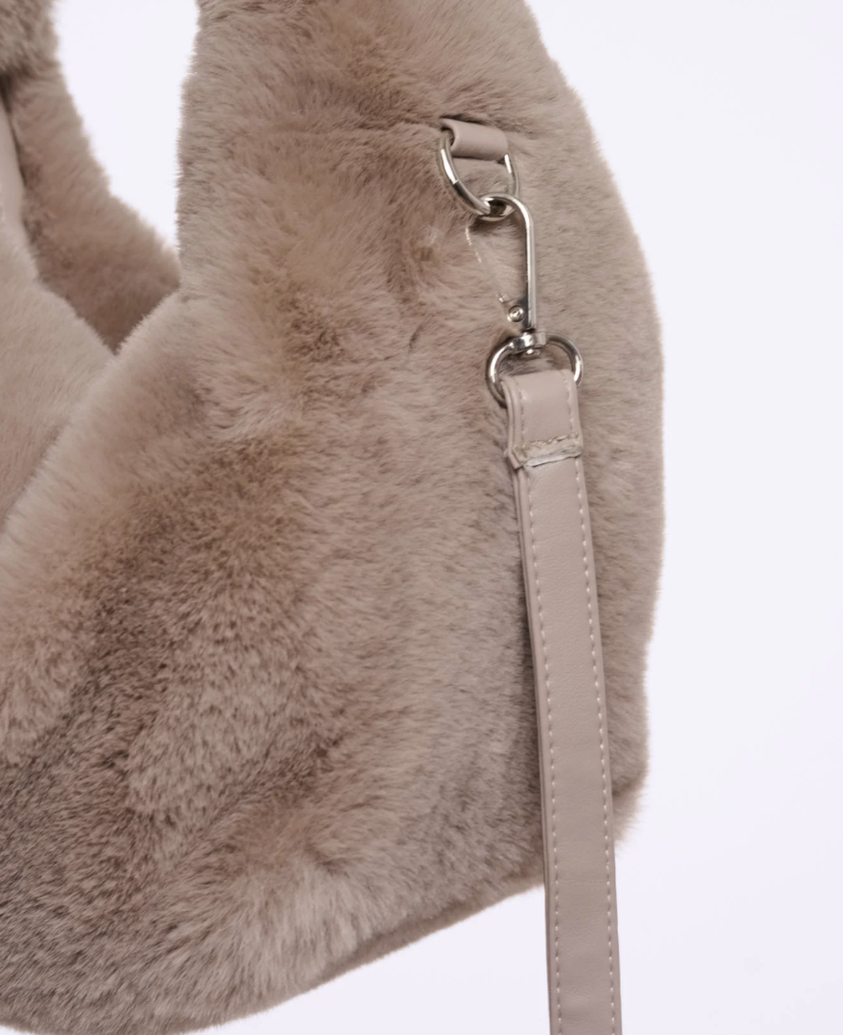 Rino & Pelle Sac à bandoulière en fourrure Vegane "Cheryl"