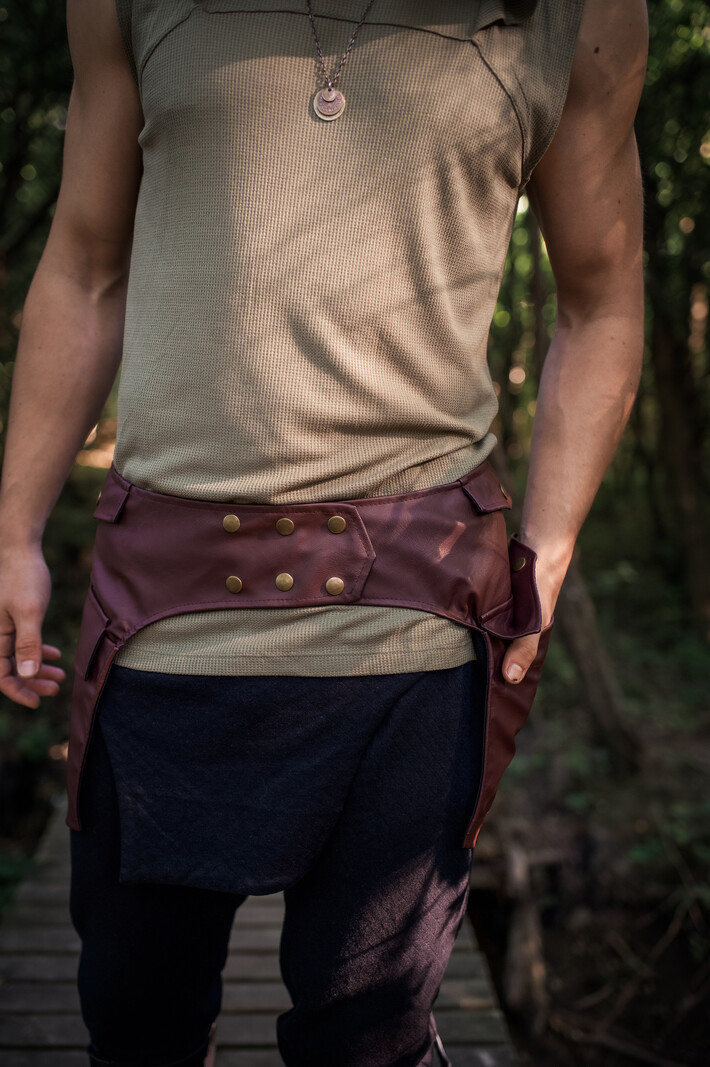 Adjustable Pocket Belt: Faux Leather