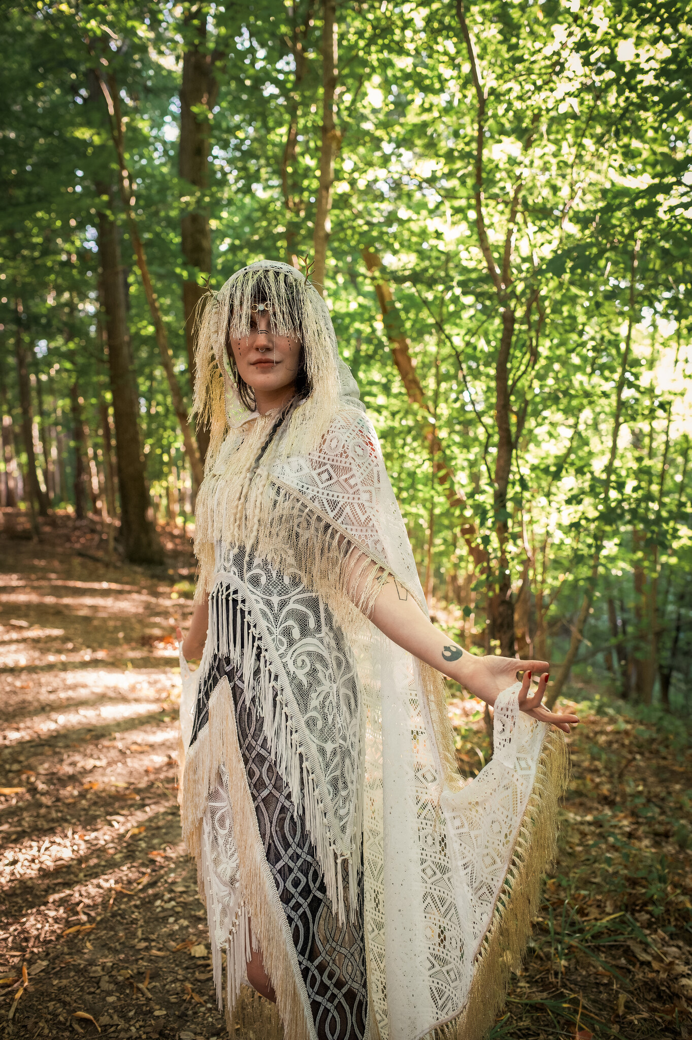 Art Deco Lace Cape: White Fringe