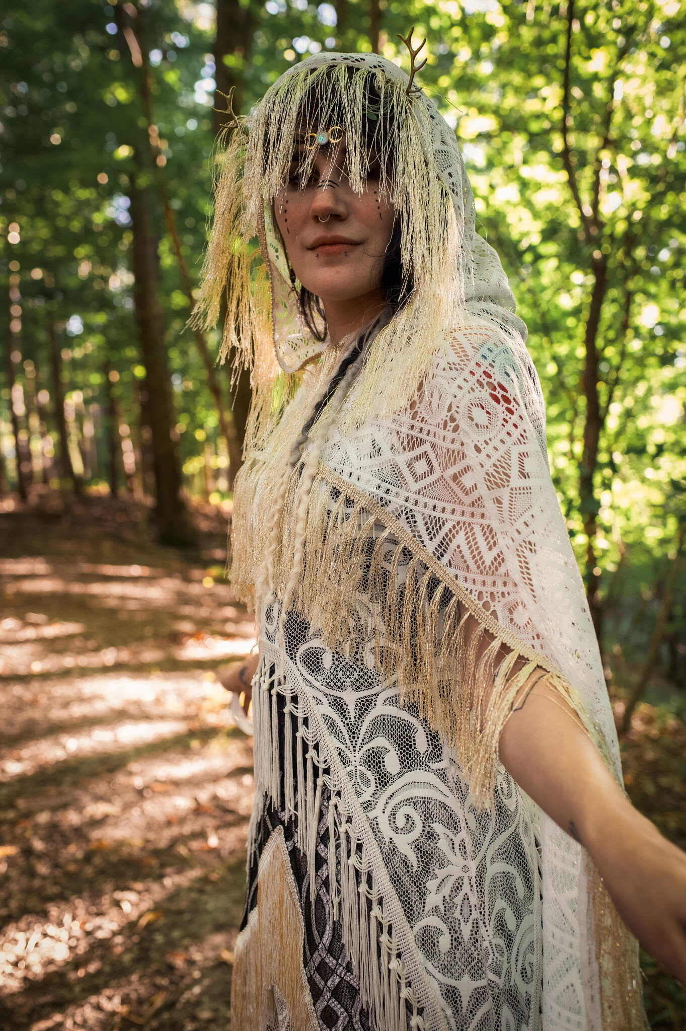 Art Deco Lace Cape: White Fringe