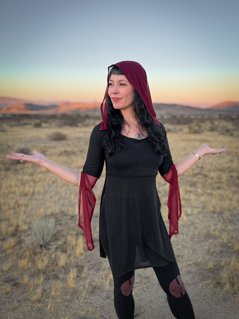 Hooded Tunic Top Contrast Black Crimson