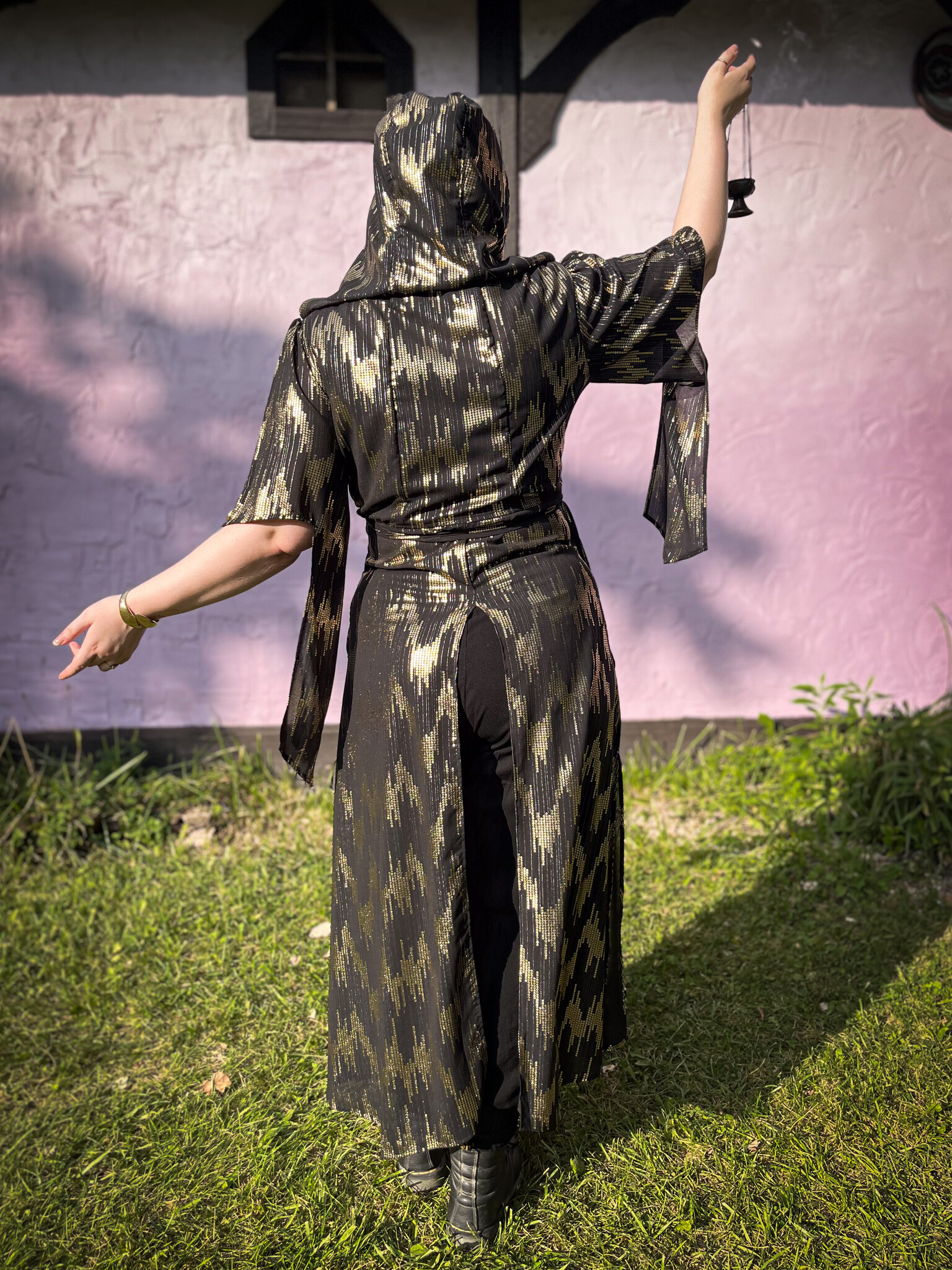 Nomad Cloak: Black + Gold