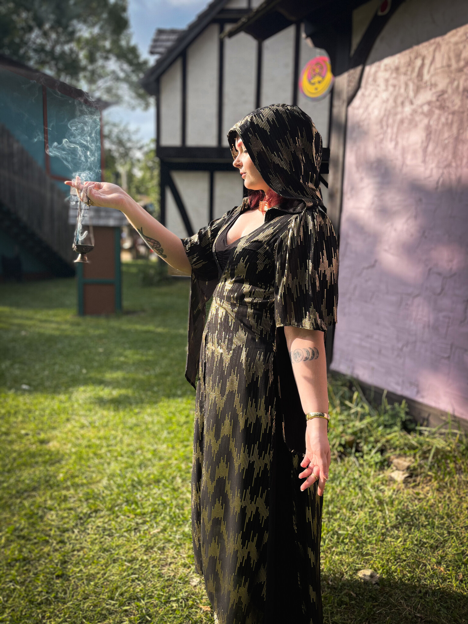 Nomad Cloak: Black + Gold