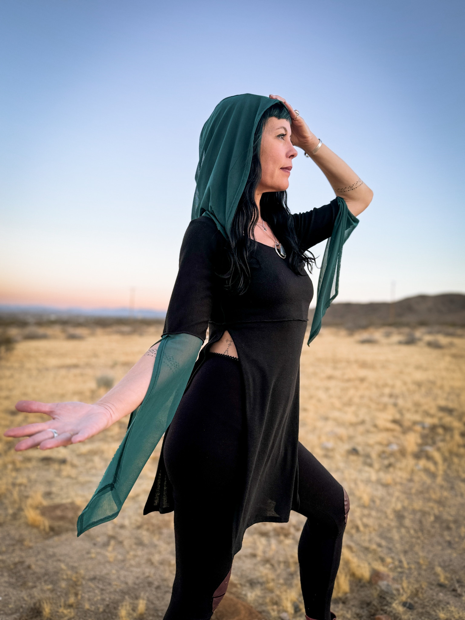 Hooded Tunic Top: Contrast Black/Clover