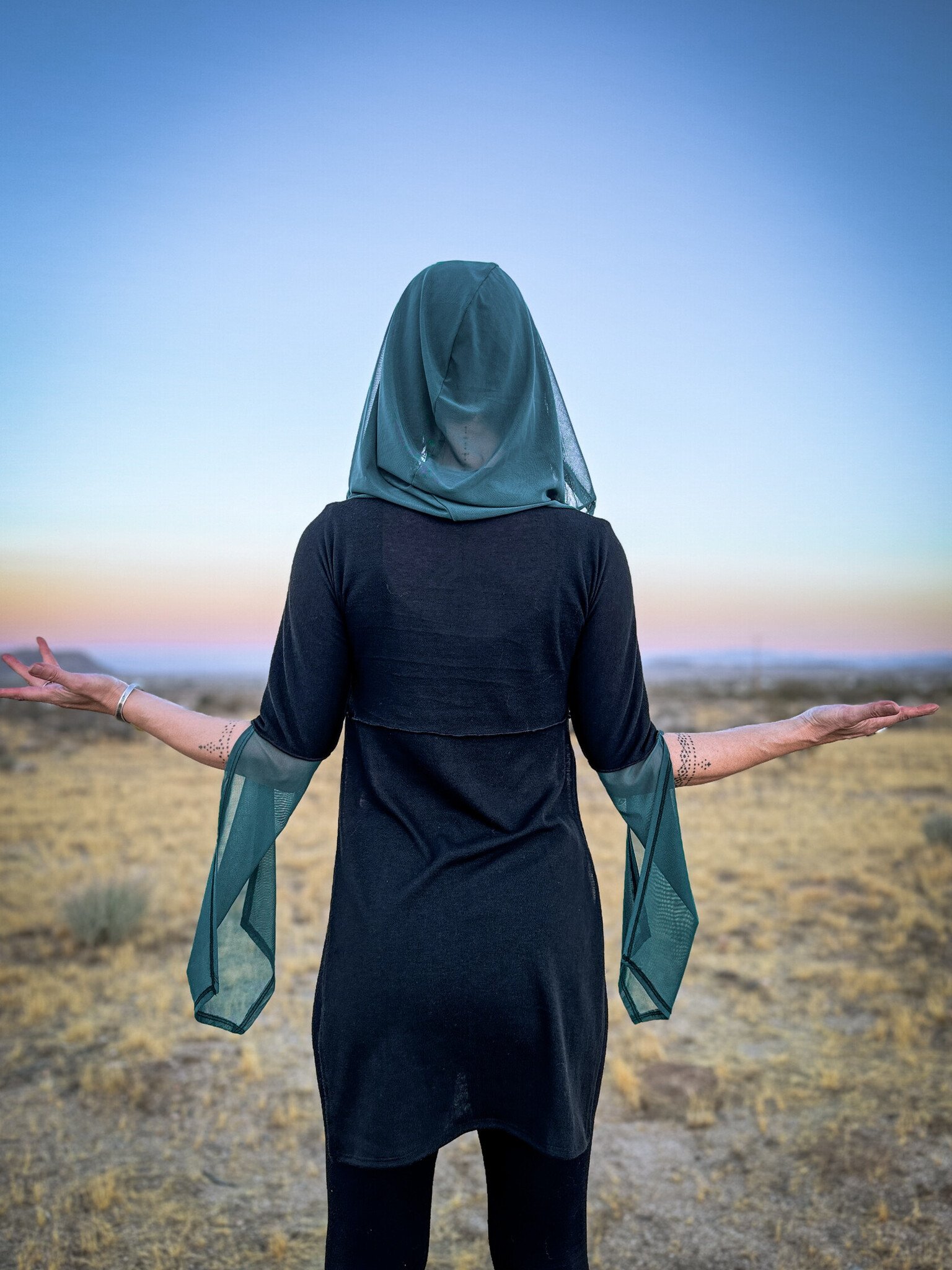 Hooded Tunic Top: Contrast Black/Clover