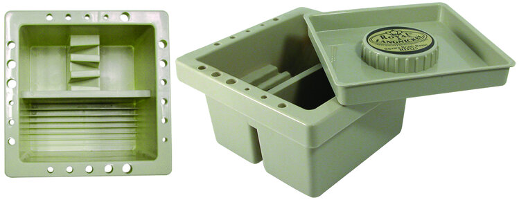 ROYAL BRUSH MANUFACTURING INC Royal Brush Square Brush Basin – 3-Compartment Brush Cleaner with Lid