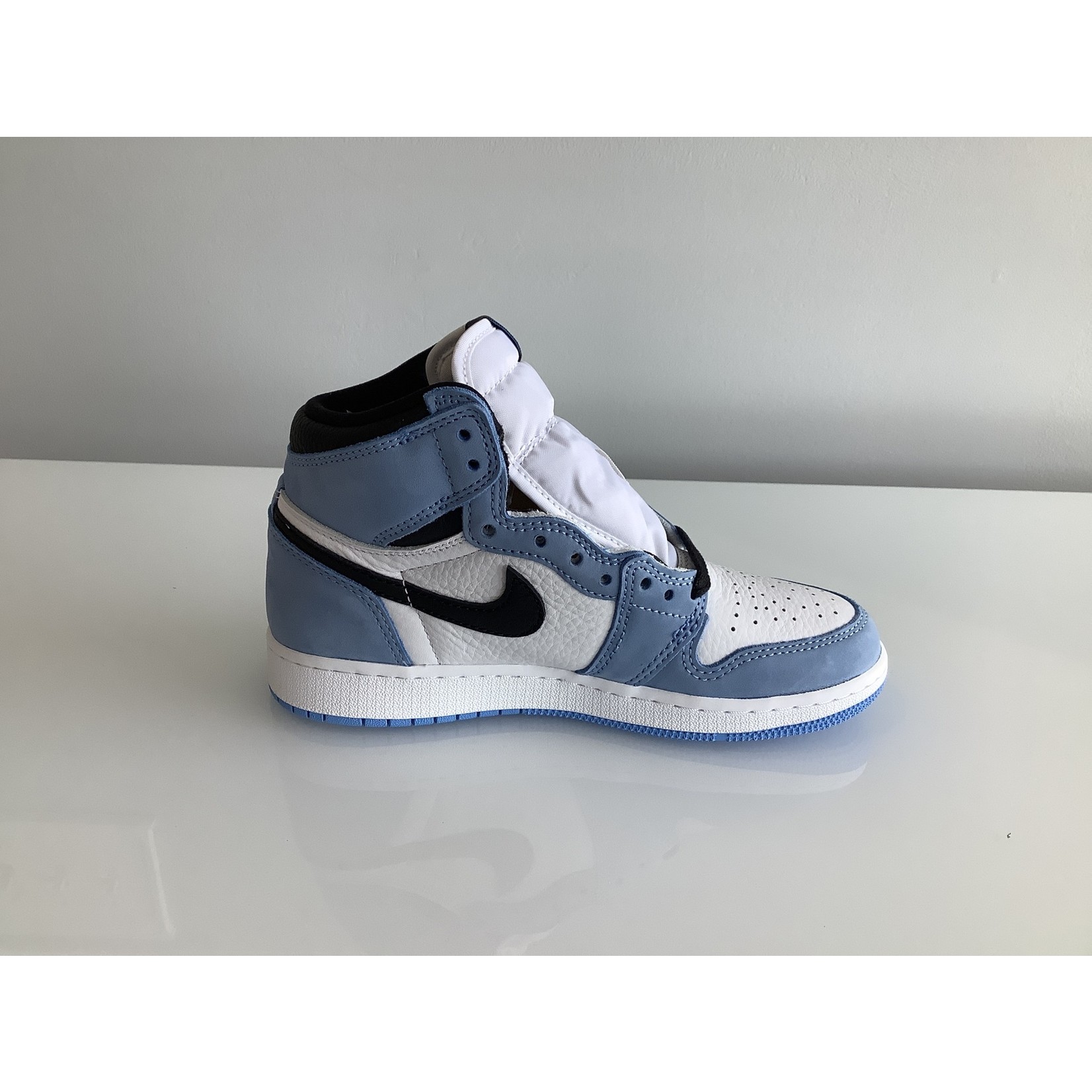 air jordan 1 university blue retail