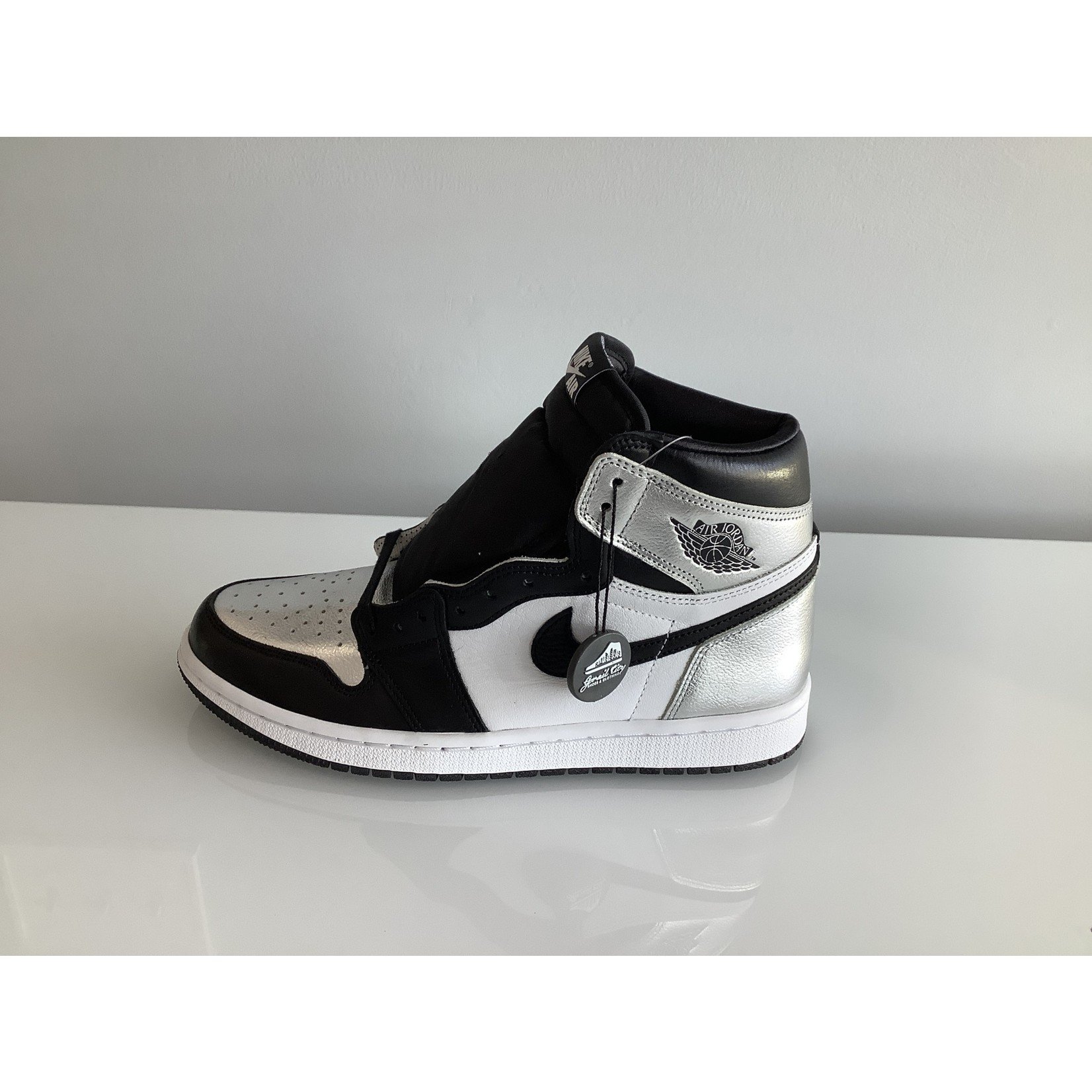 Nike Silver Toe Jordan 1