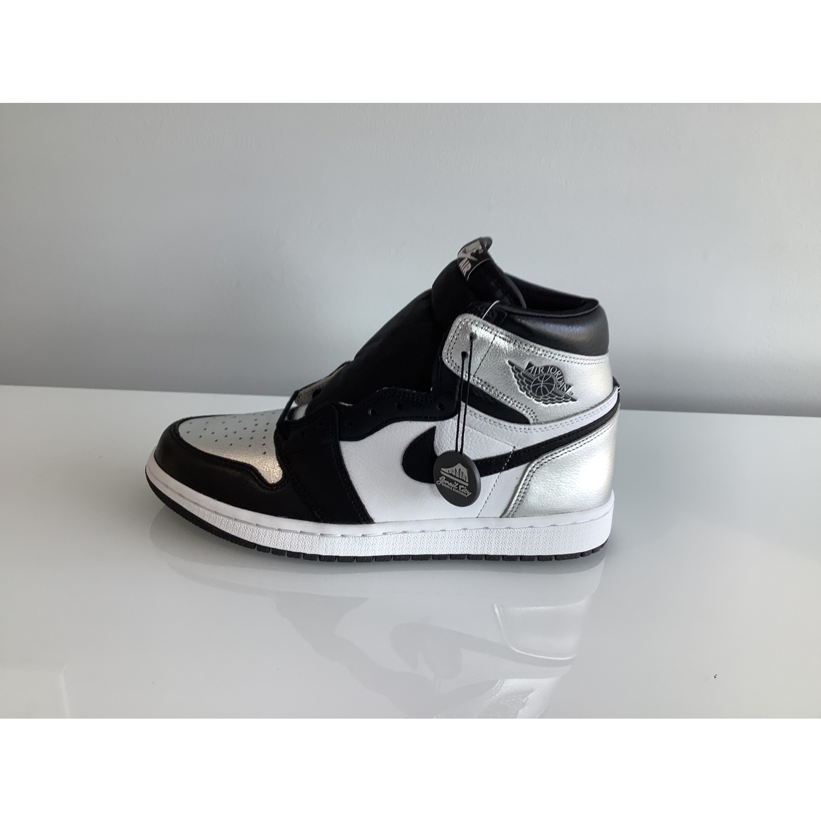 Nike Silver Toe Jordan 1