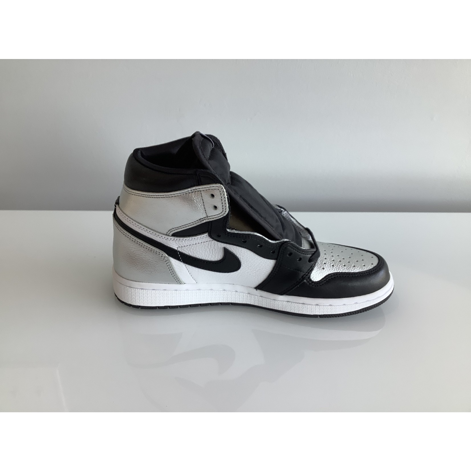 Nike Silver Toe Jordan 1