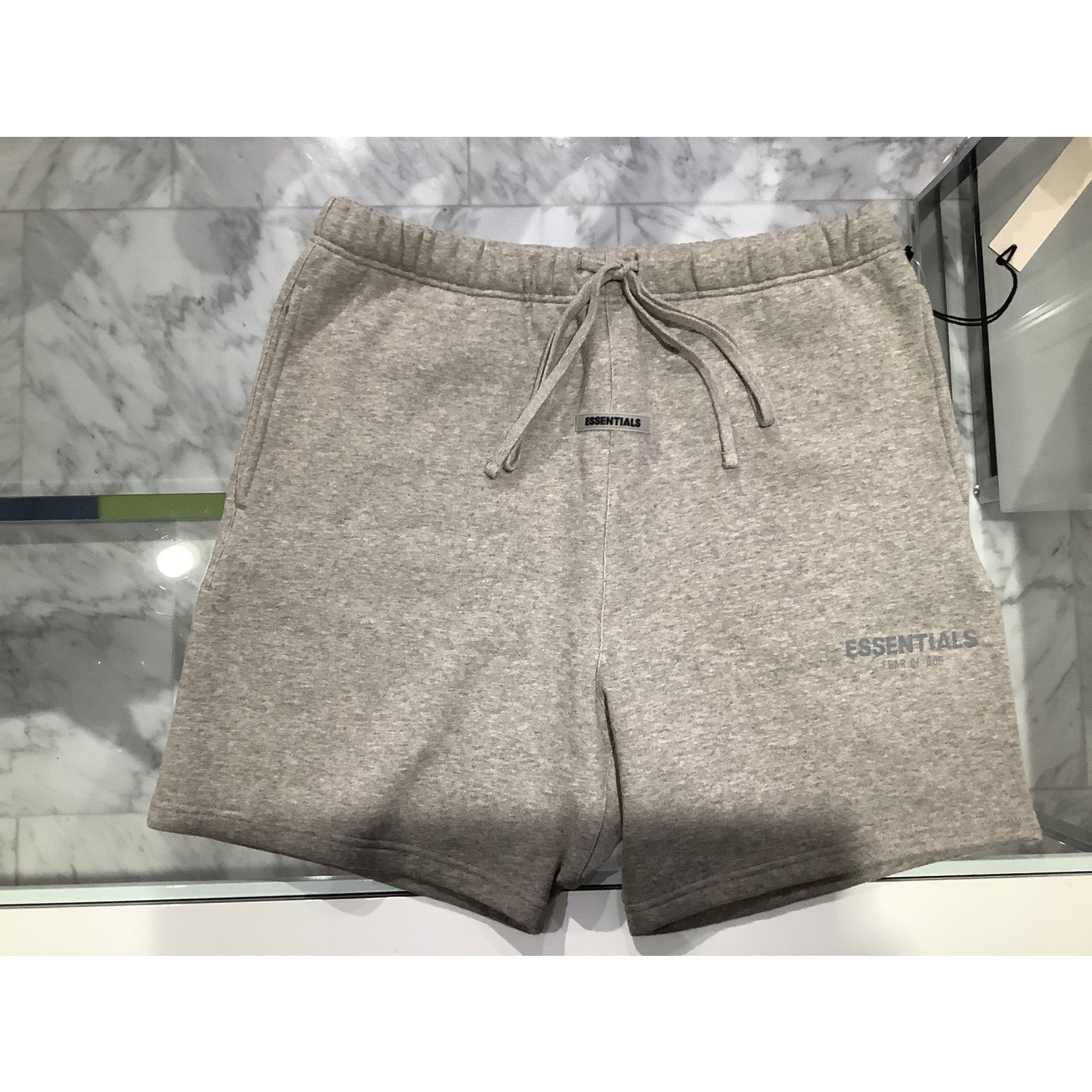 素晴らしい外見 Fear of God FOG ESSENTIALS SWEAT SHORTS | www.auto ...