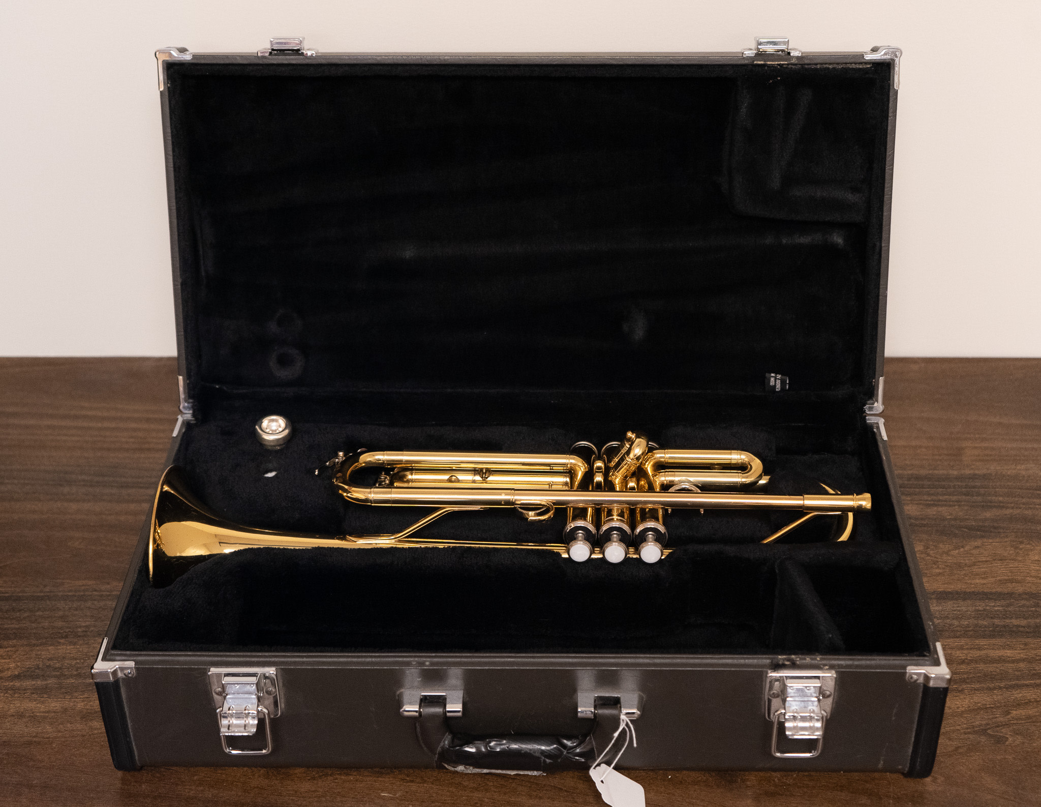 Yamaha YTR-2330 Trumpet w/Case - Janzen Brothers Music Company