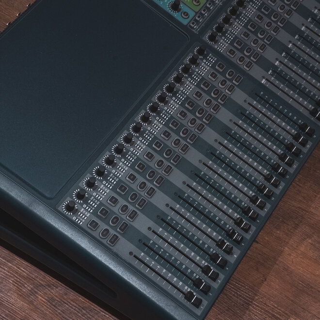 Soundcraft Si Expression 3 32-Channel Digital Mixer