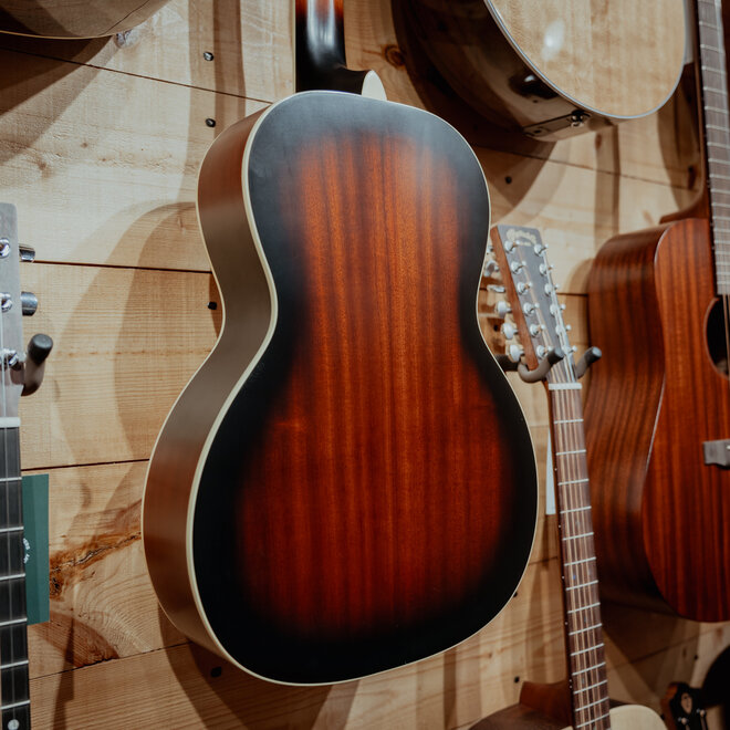 Gretsch G9220 Bobtail Round-Neck Acoustic-Electric Resonator w/Case