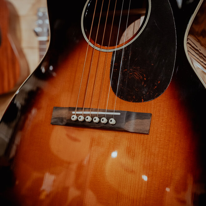 Martin CEO-7 Grand Concert Slope Shoulder Acoustic Guitar, Adirondack Spruce/Mahogany, w/Hardshell Case